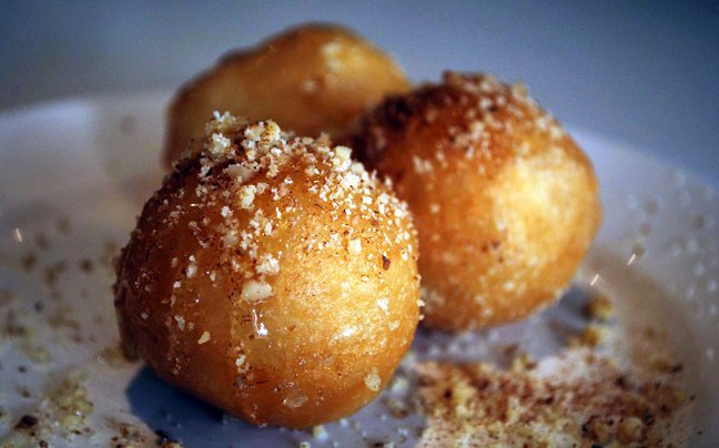 14. Loukoumades: Tatlı budur işte