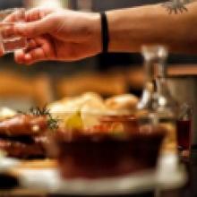 Girit rakısı ve meze
