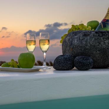 Santolia Art Suites - Oia